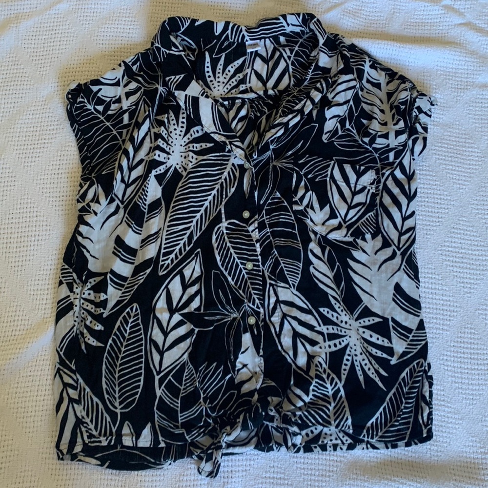 Beach vibes only top